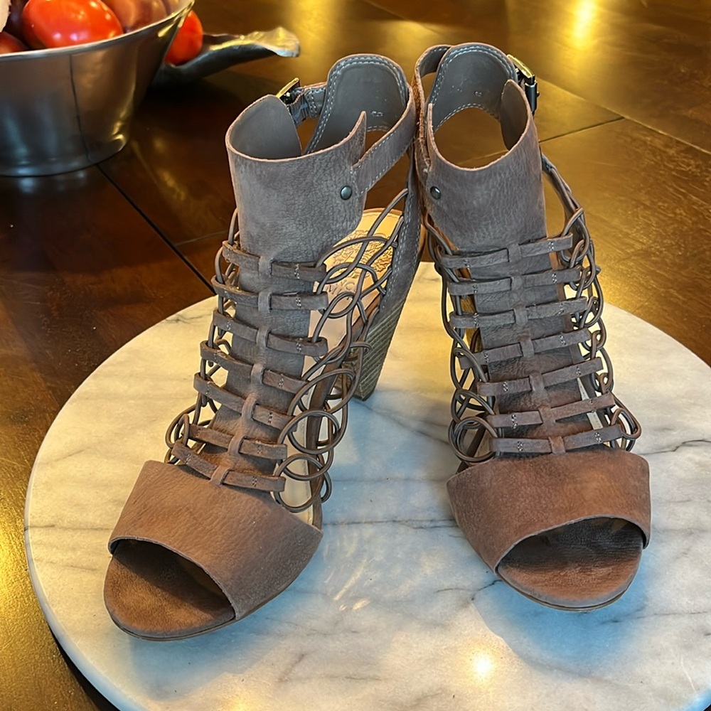 Vince Camaro Evel Leather Sandal Dark Beige 10.5